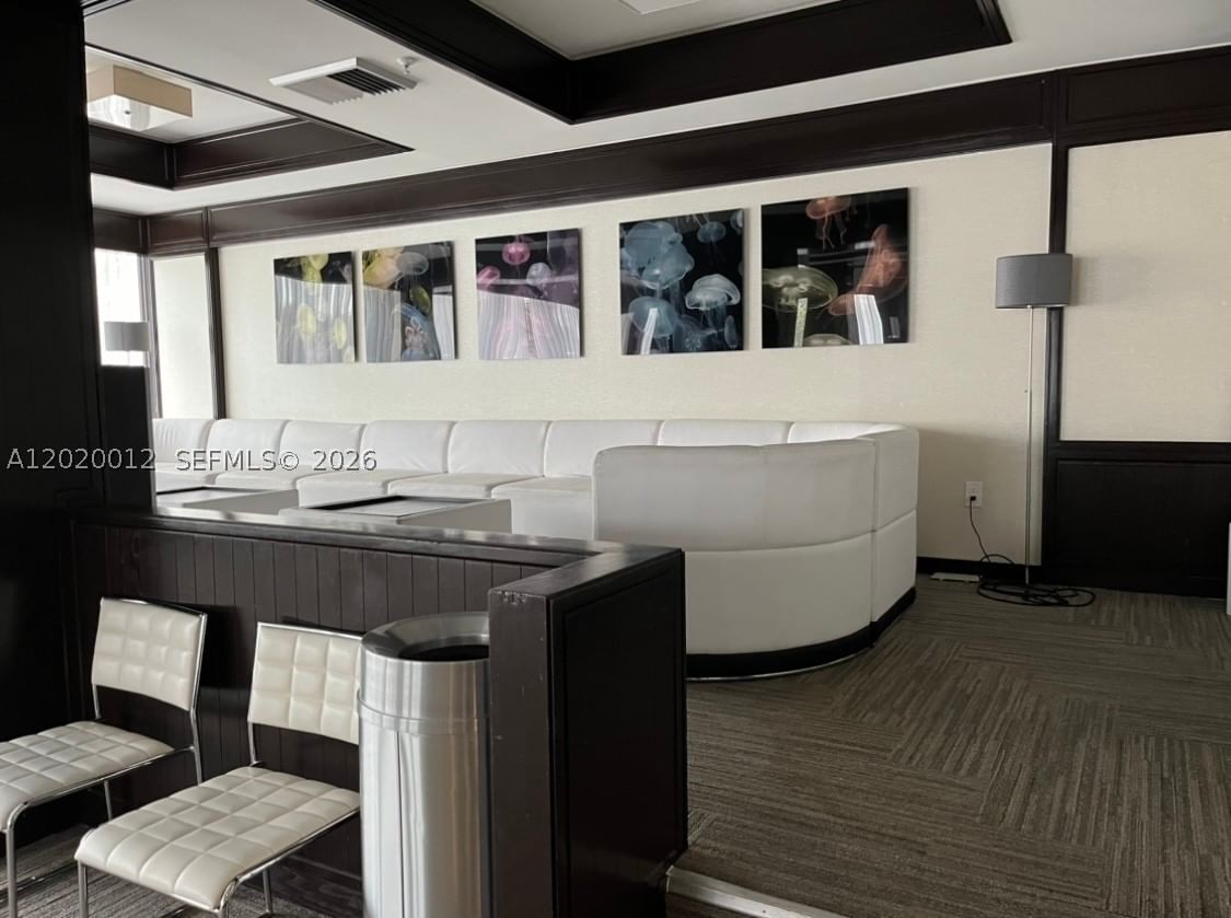 Real estate property located at 600 36th St #1111, Miami-dade, Charter Club Condo, Miami, FL