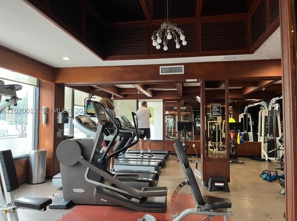 Real estate property located at 600 36th St #1111, Miami-dade, Charter Club Condo, Miami, FL