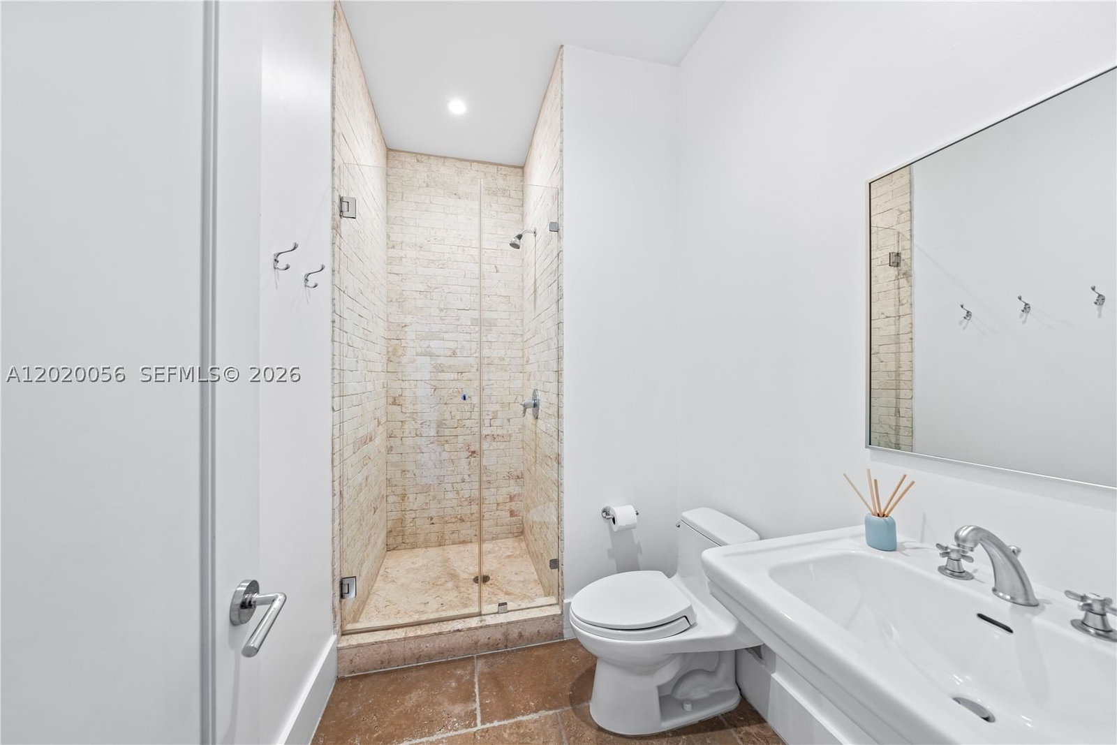 Real estate property located at 4196 Douglas Rd, Miami-dade, Ewanton Hgts, Miami, FL