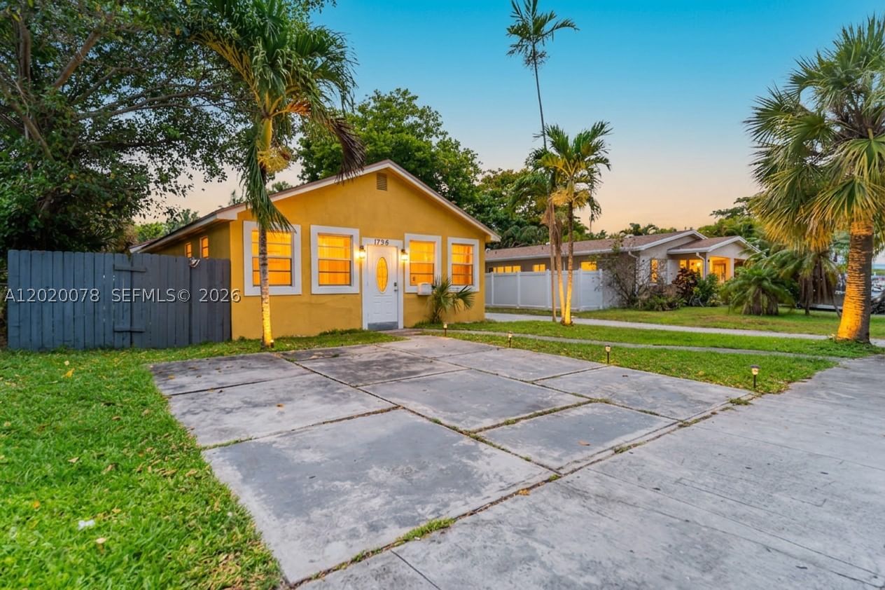 Real estate property located at 1738 16th Ct, Broward, St James Park Northeast P, Hollywood, FL