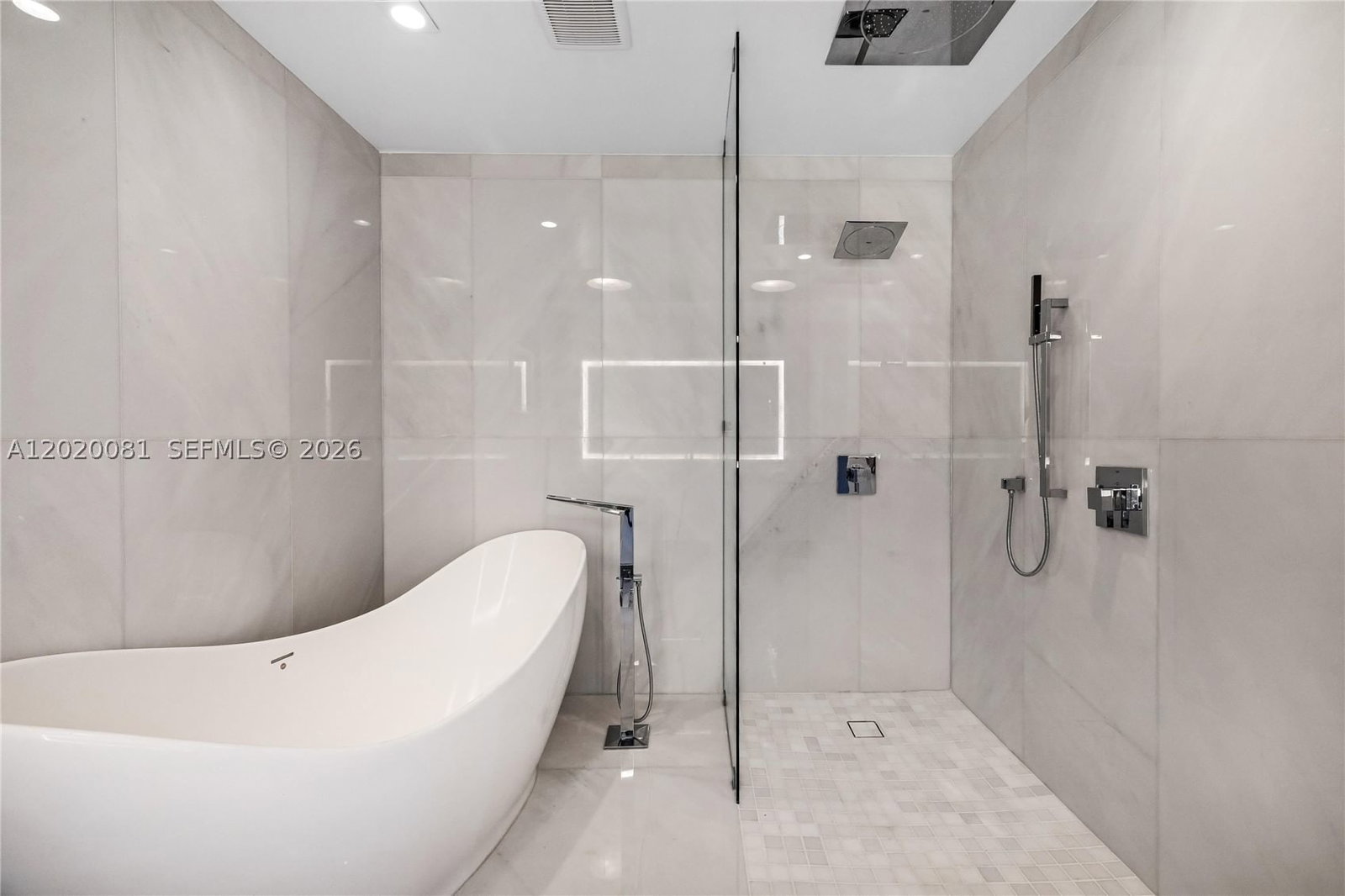 Real estate property located at 330 Sunny Isles Blvd #5-506, Miami-dade, Parque Towers Condo, Sunny Isles Beach, FL