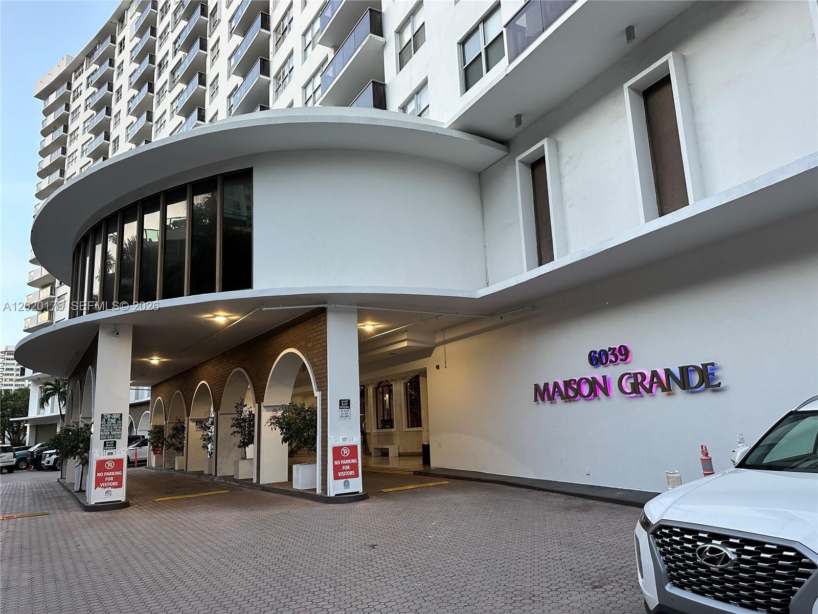 Real estate property located at 6039 Collins Ave #924, Miami-dade, Maison Grande Condo, Miami Beach, FL