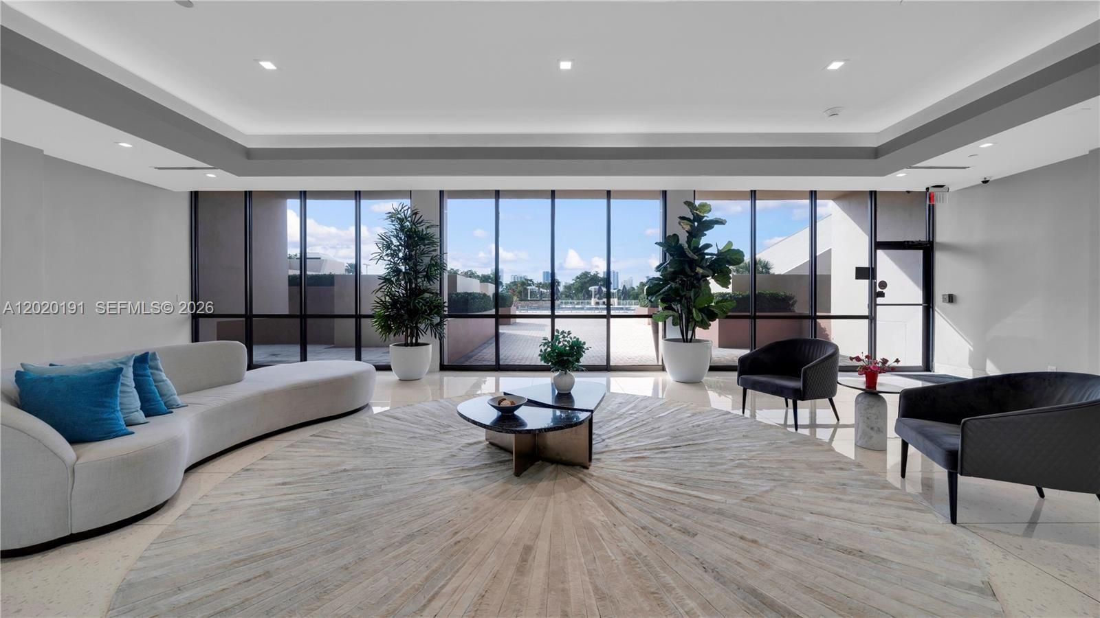 Real estate property located at 20301 Country Club Dr #1126, Miami-dade, Coronado Condo- Tower Ii, Aventura, FL