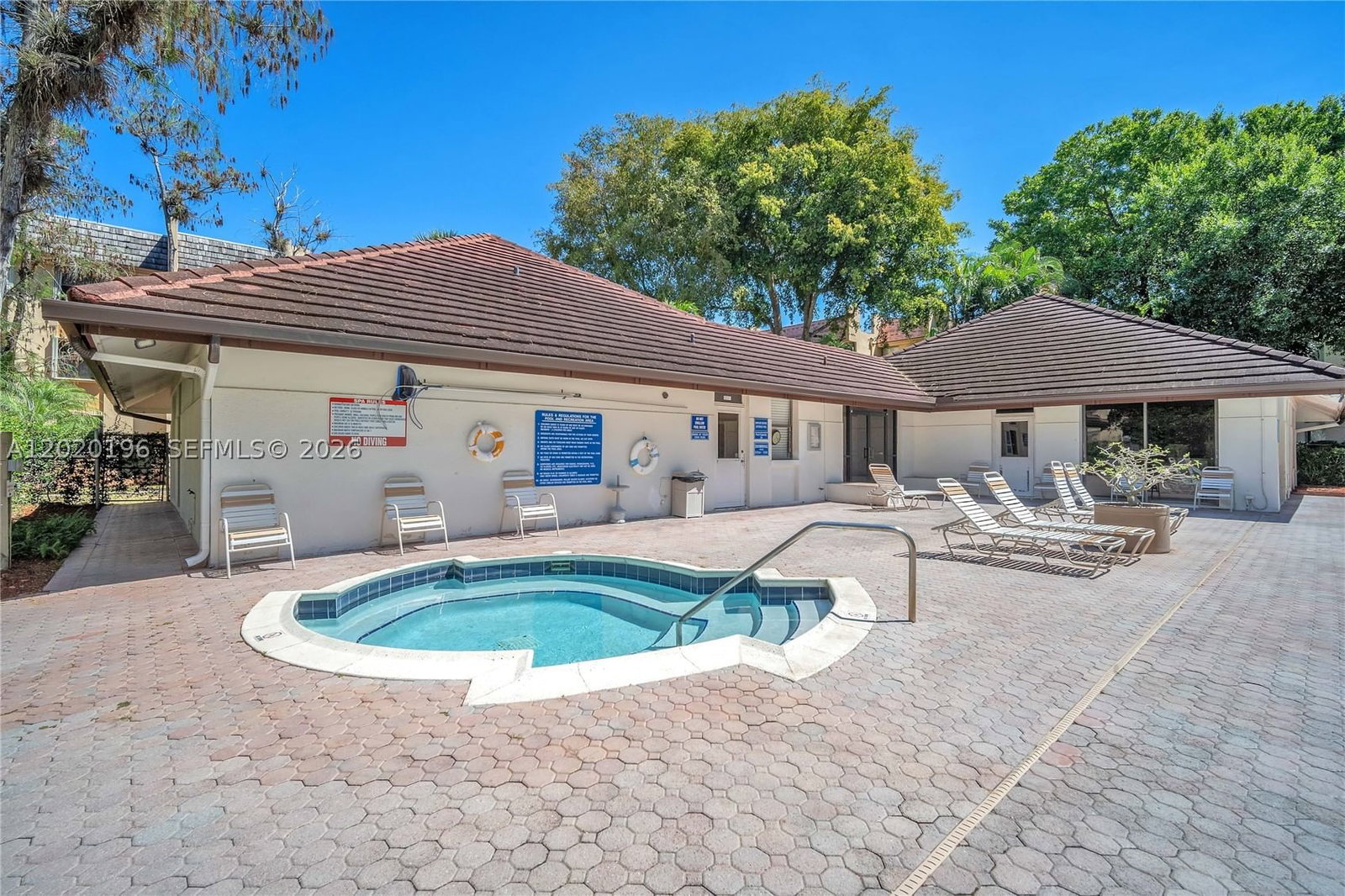 Real estate property located at 8437 Forest Hills Dr #304, Broward, Greenglades Condo Iii, Coral Springs, FL