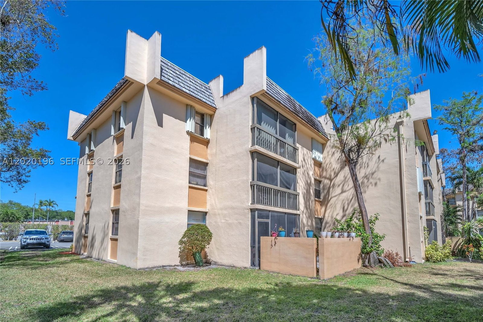 Real estate property located at 8437 Forest Hills Dr #304, Broward, Greenglades Condo Iii, Coral Springs, FL