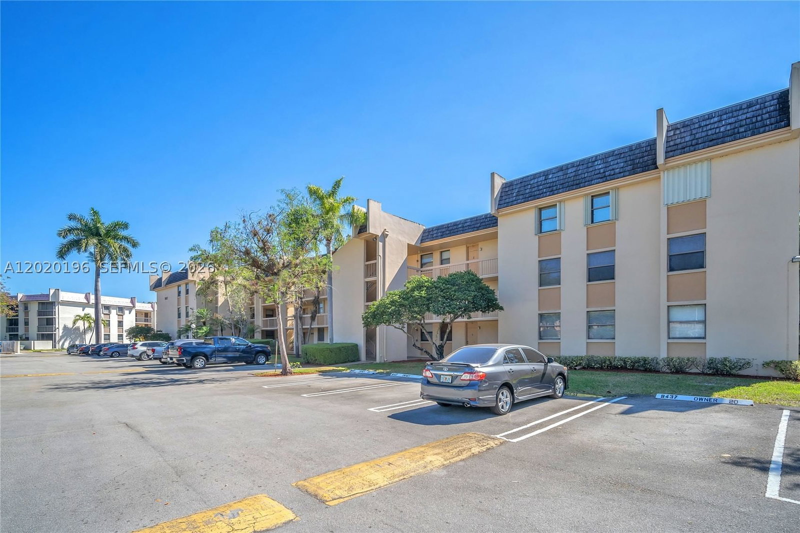 Real estate property located at 8437 Forest Hills Dr #304, Broward, Greenglades Condo Iii, Coral Springs, FL