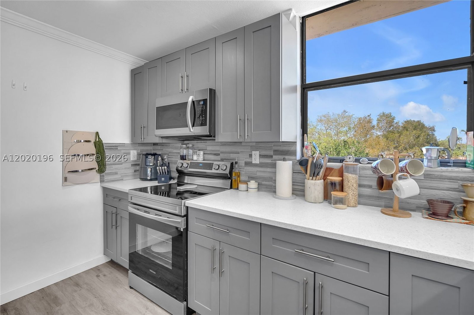 Real estate property located at 8437 Forest Hills Dr #304, Broward, Greenglades Condo Iii, Coral Springs, FL