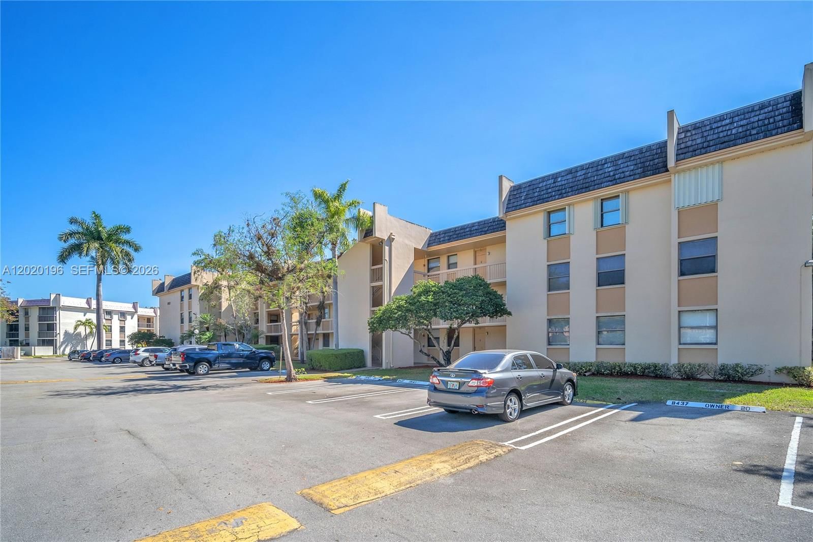 Real estate property located at 8437 Forest Hills Dr #304, Broward, Greenglades Condo Iii, Coral Springs, FL