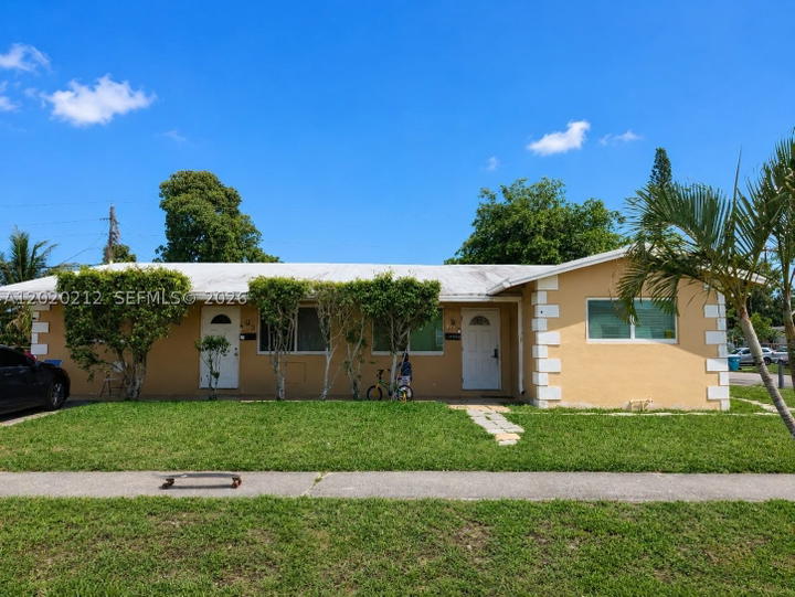 Real estate property located at 1621 52nd Ave, Broward, Sunshine Villas, Lauderhill, FL