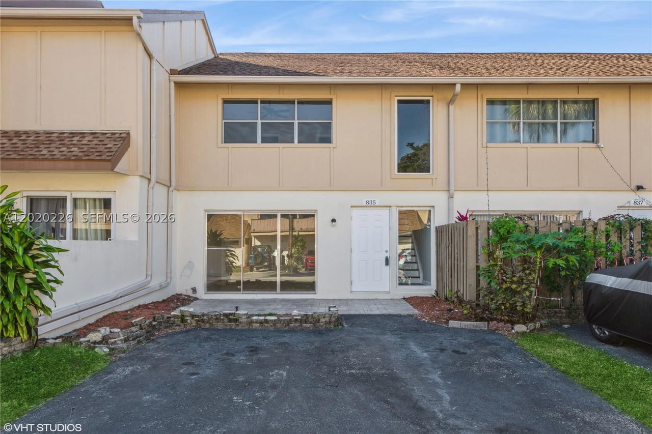 Real estate property located at 835 81st Ter #7, Broward, Townhouses At Jacaranda C, Plantation, FL