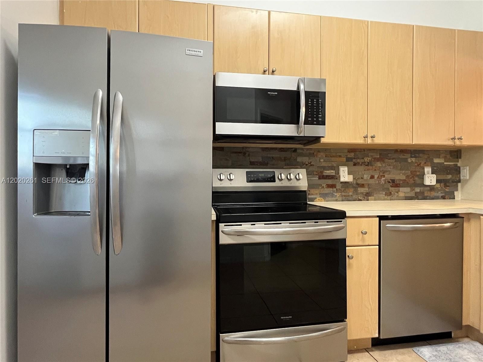 Real estate property located at 22731 88th Pl #303, Miami-dade, The Courts At Bayshore Ii, Cutler Bay, FL