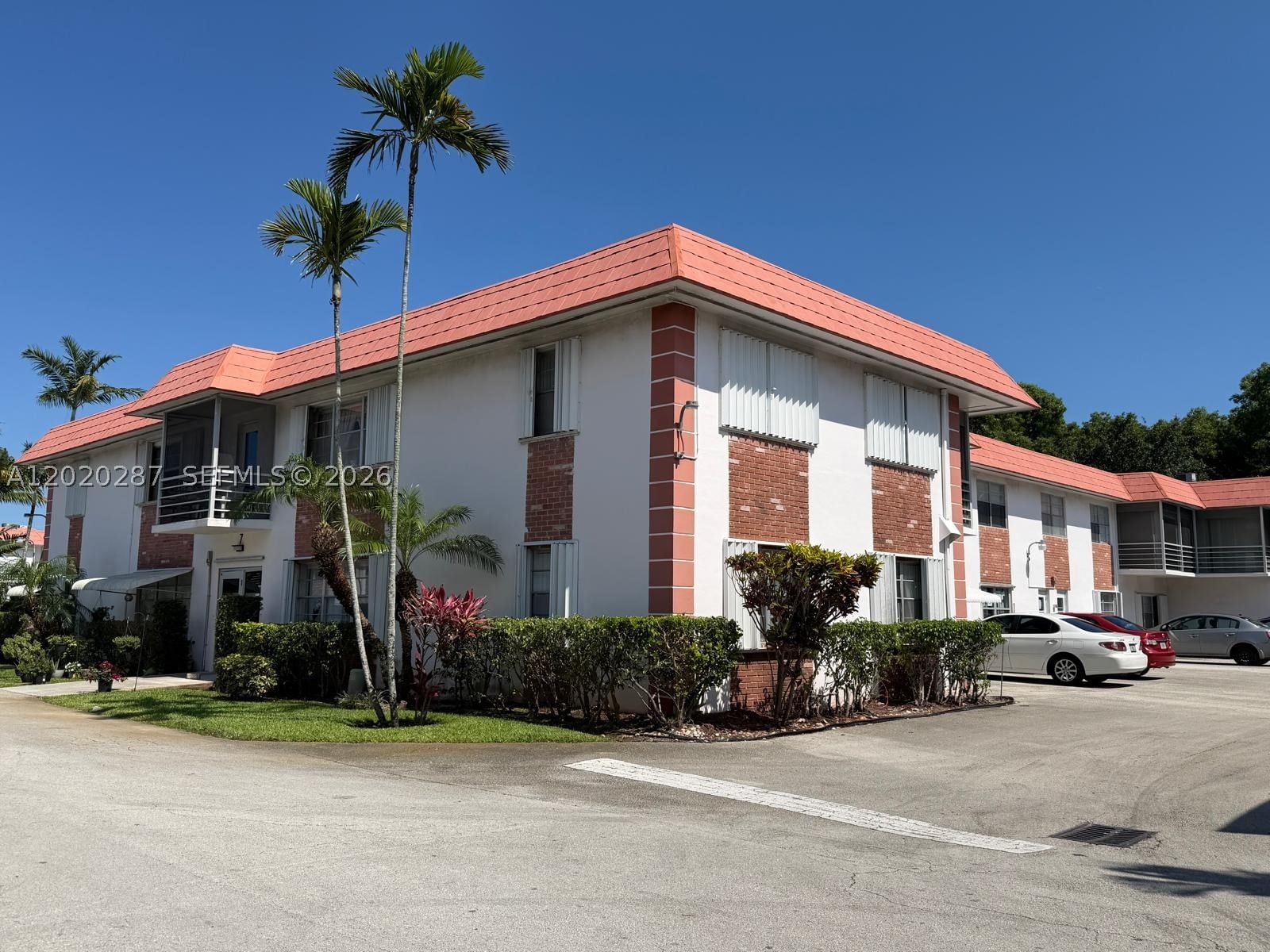 Real estate property located at 3550 8th Ave #713, Broward, Everett Arms No 7 Condo, Pompano Beach, FL