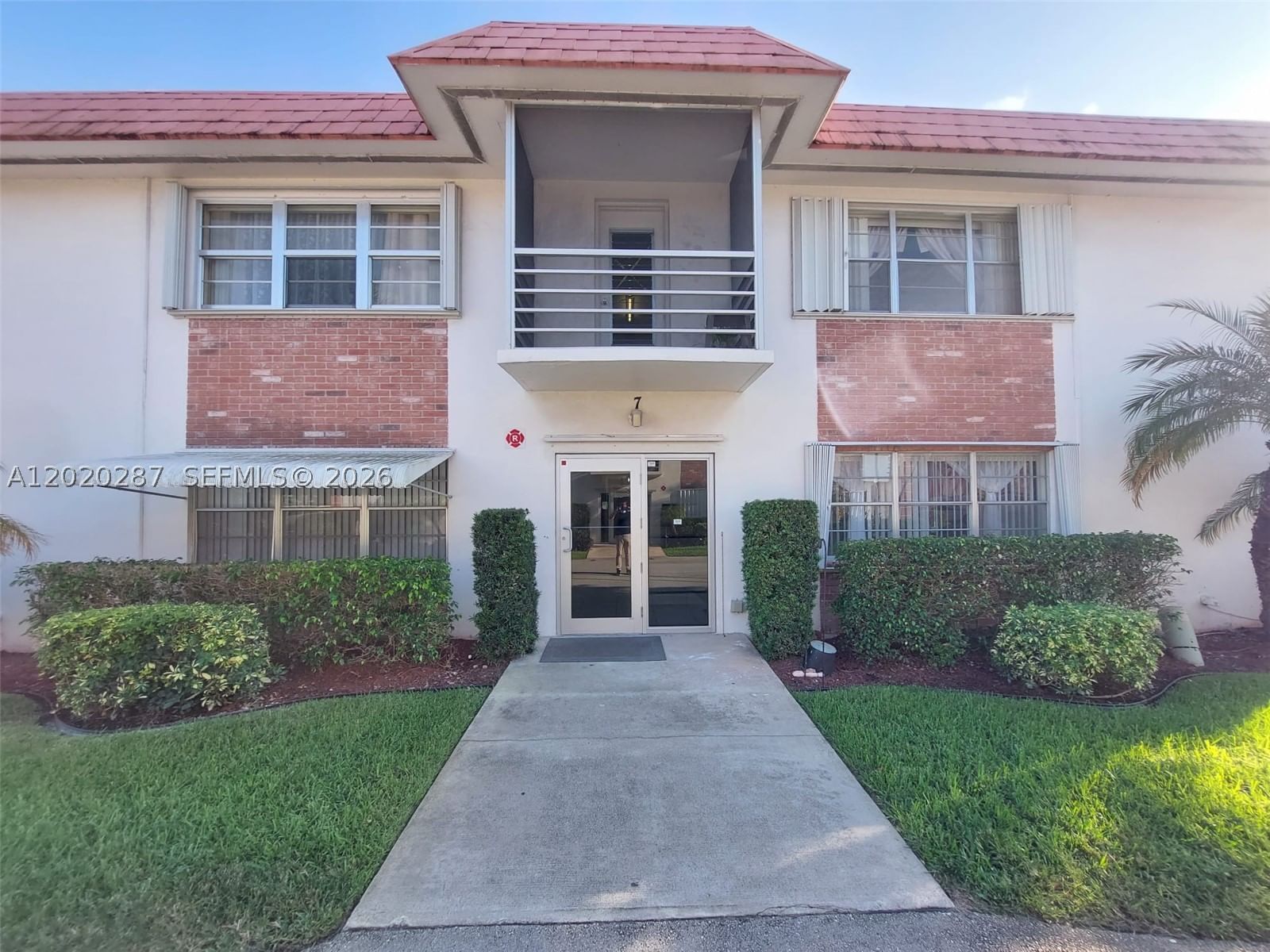Real estate property located at 3550 8th Ave #713, Broward, Everett Arms No 7 Condo, Pompano Beach, FL