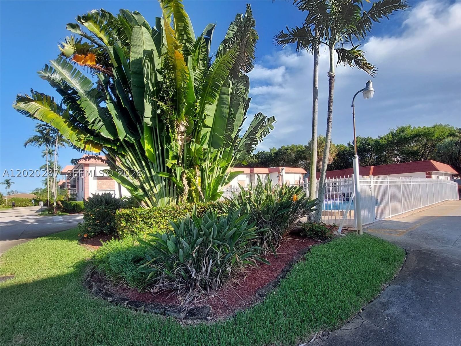 Real estate property located at 3550 8th Ave #713, Broward, Everett Arms No 7 Condo, Pompano Beach, FL
