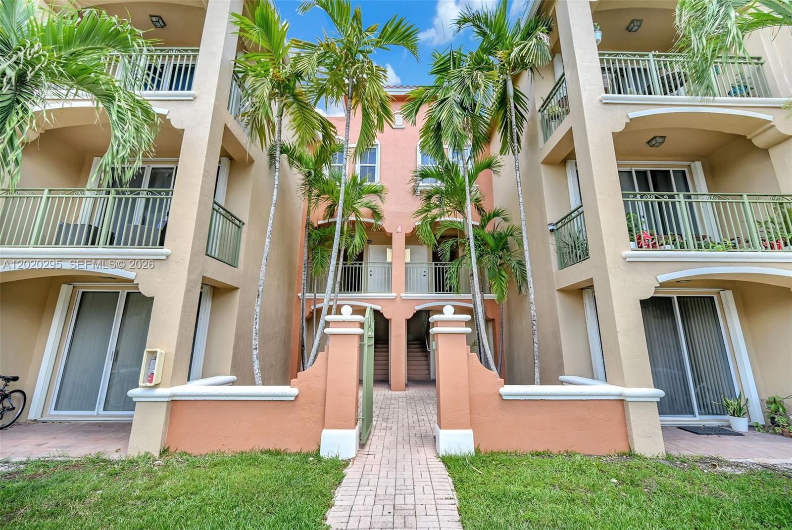 Real estate property located at 6630 114th Ave #1538, Miami-dade, The Courts At Doral Isles, Doral, FL