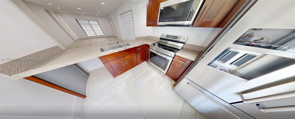 Real estate property located at 9830 222nd St, Miami-dade, Lakes By The Bay Sec 5, Cutler Bay, FL