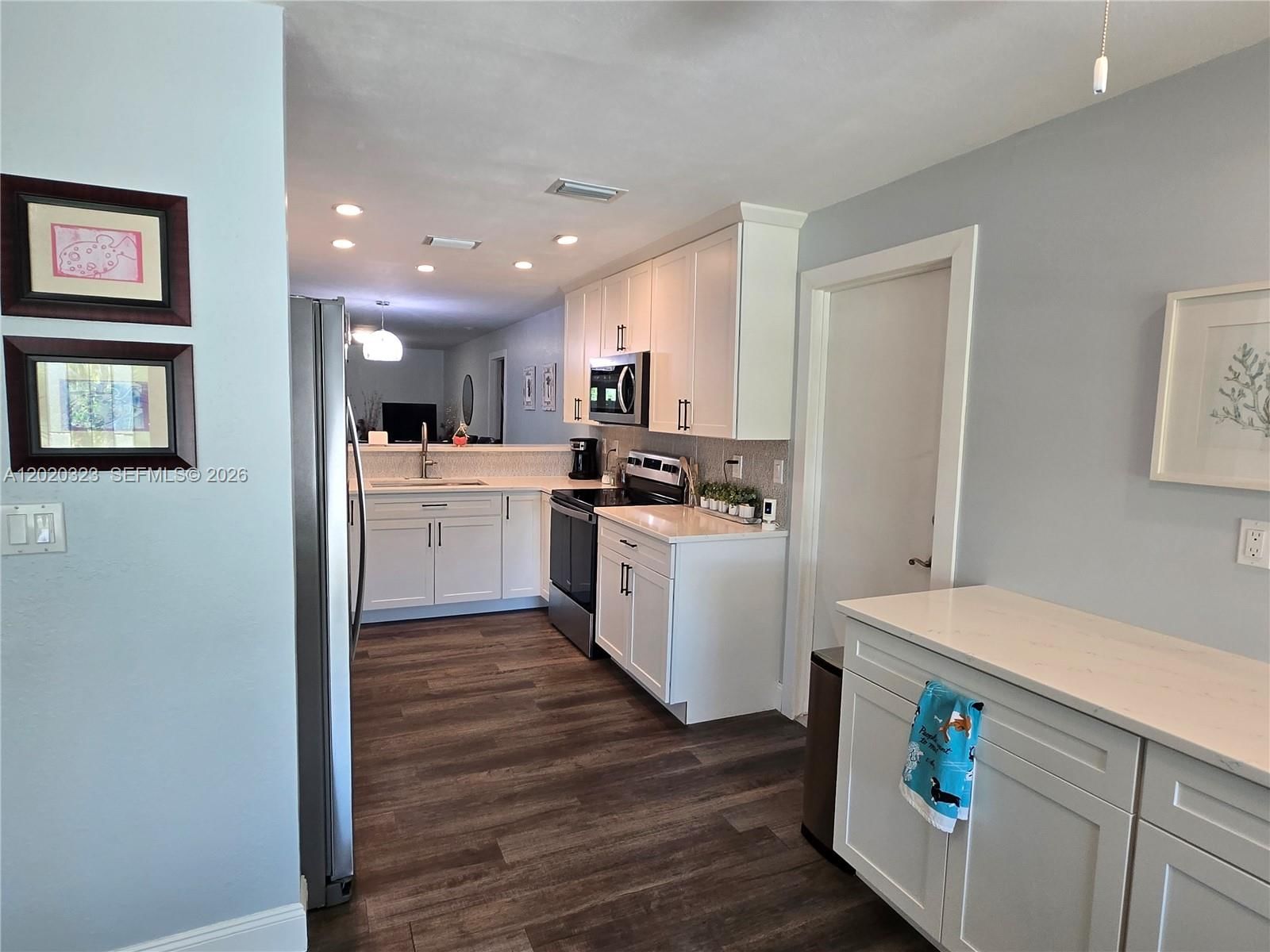 Real estate property located at 12051 Suellen Cir, Palm Beach, Channing Villas Of Wellin, Wellington, FL