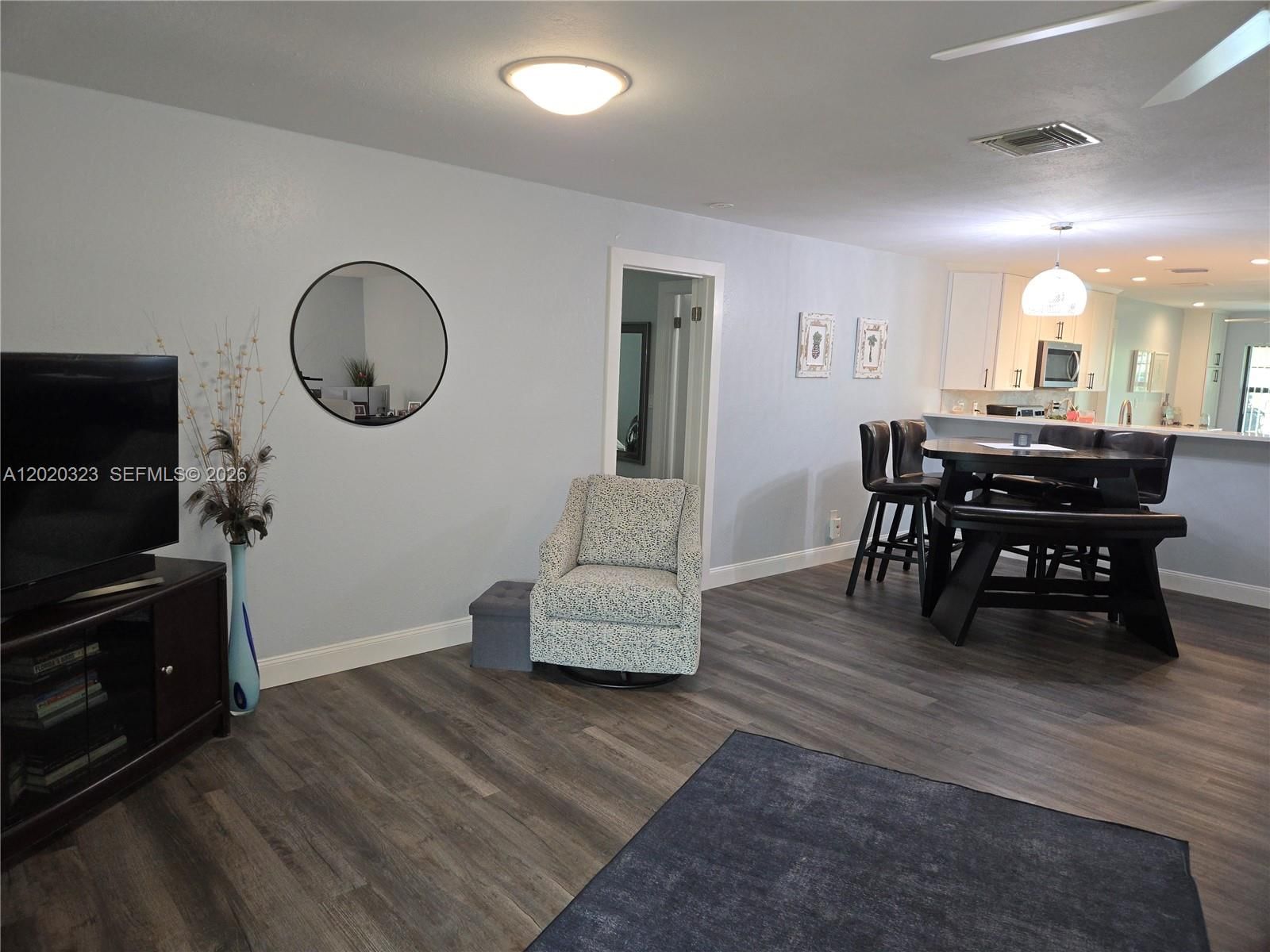 Real estate property located at 12051 Suellen Cir, Palm Beach, Channing Villas Of Wellin, Wellington, FL