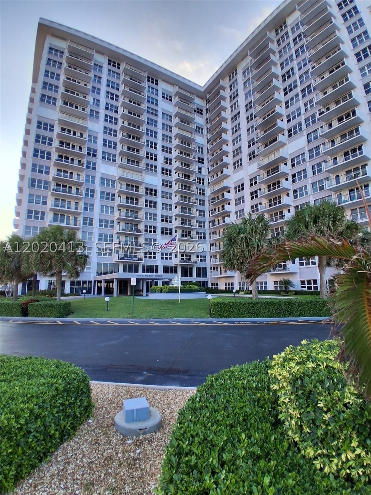 Real estate property located at 405 Ocean Blvd #1815, Broward, Parliament House Condo, Pompano Beach, FL