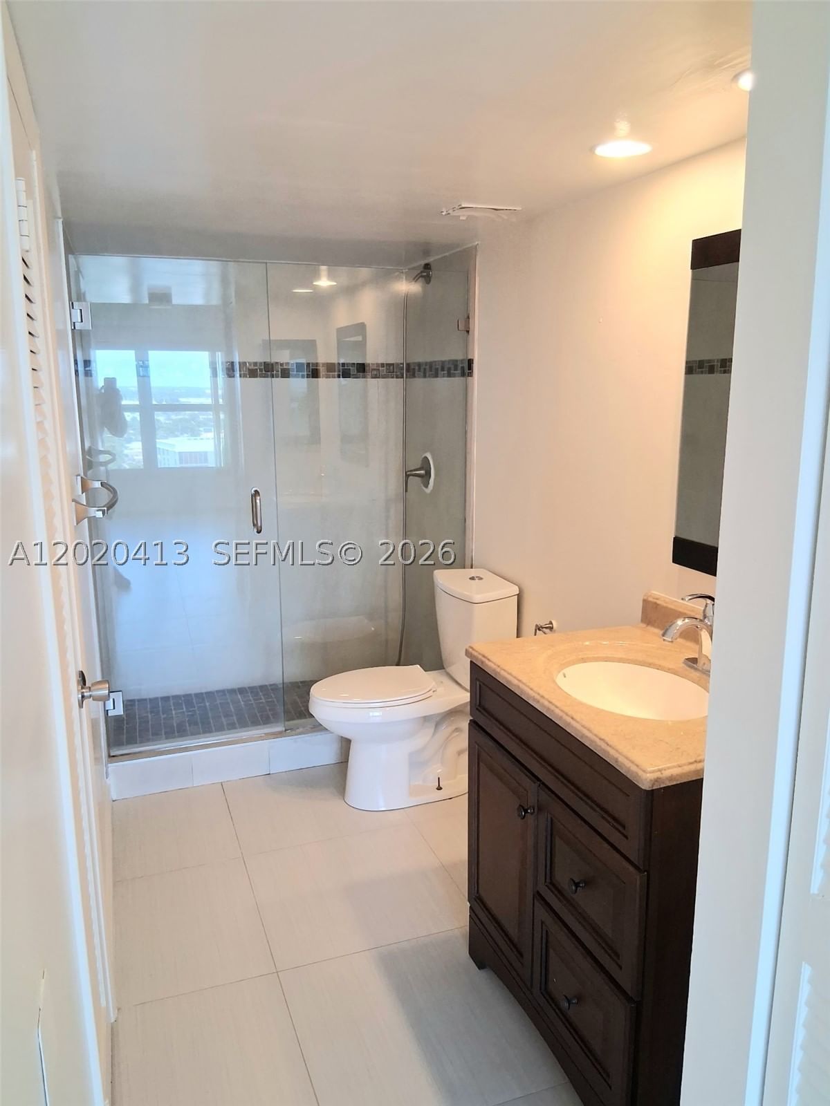 Real estate property located at 405 Ocean Blvd #1815, Broward, Parliament House Condo, Pompano Beach, FL