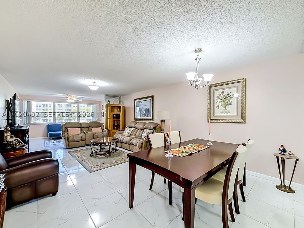 Real estate property located at 10208 24th Pl #203, Broward, Sunrise Lakes 203 Condo, Sunrise, FL