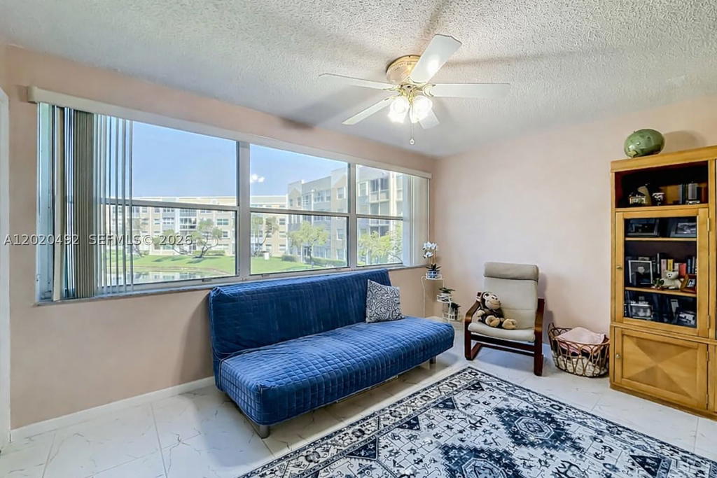Real estate property located at 10208 24th Pl #203, Broward, Sunrise Lakes 203 Condo, Sunrise, FL