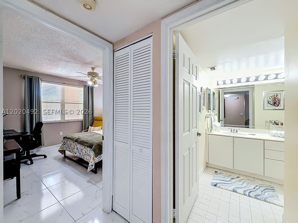 Real estate property located at 10208 24th Pl #203, Broward, Sunrise Lakes 203 Condo, Sunrise, FL