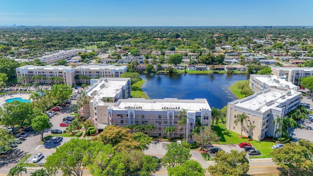Real estate property located at 10208 24th Pl #203, Broward, Sunrise Lakes 203 Condo, Sunrise, FL
