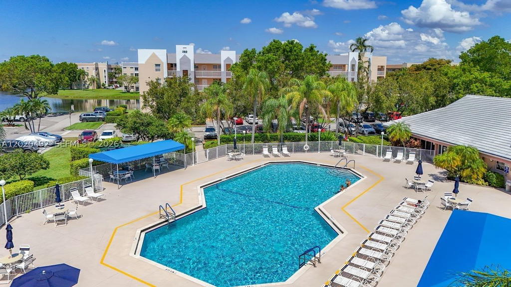 Real estate property located at 10208 24th Pl #203, Broward, Sunrise Lakes 203 Condo, Sunrise, FL