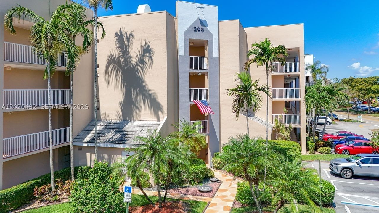 Real estate property located at 10208 24th Pl #203, Broward, Sunrise Lakes 203 Condo, Sunrise, FL