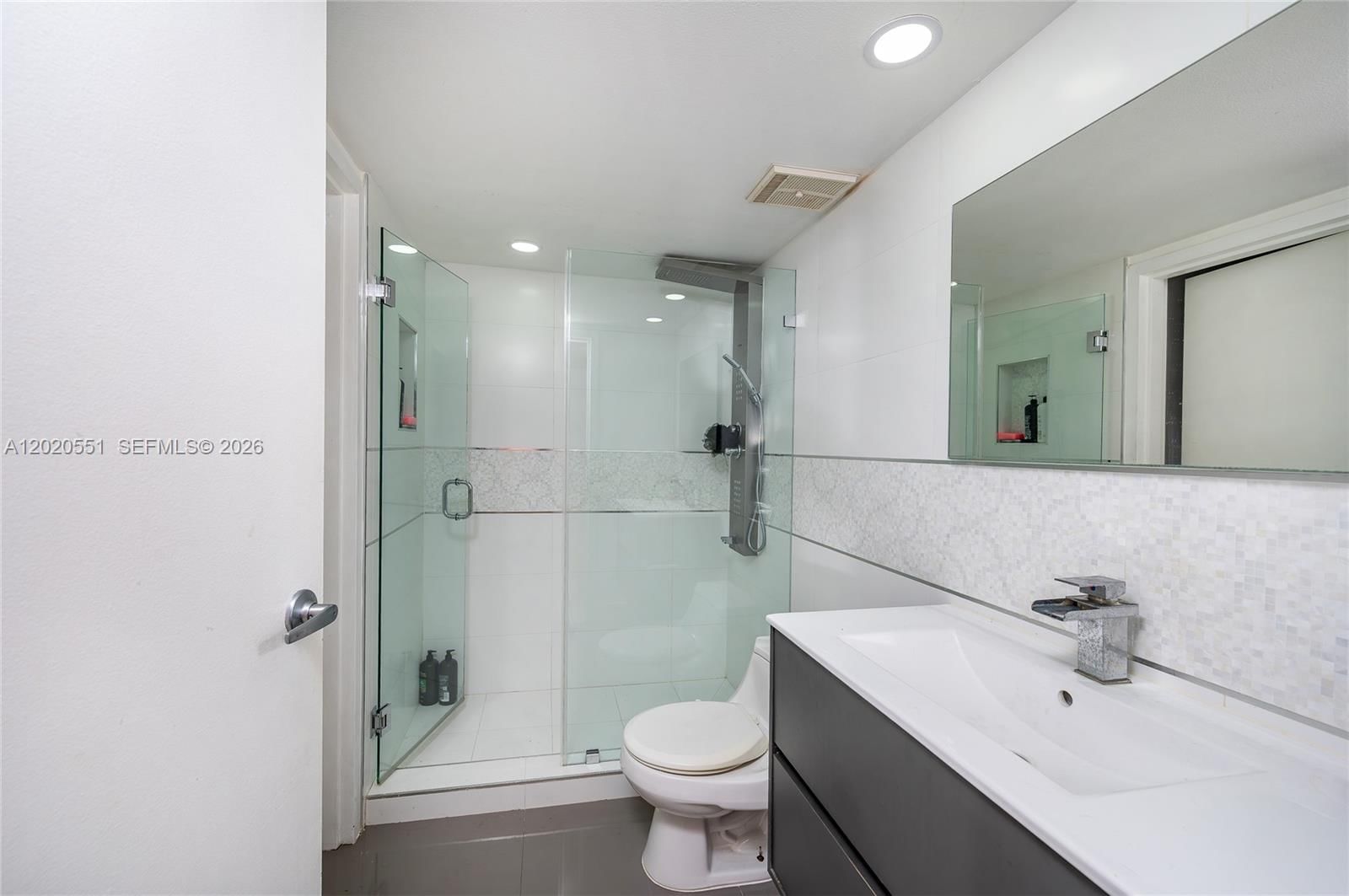 Real estate property located at 7601 Treasure Dr #623, Miami-dade, The Grandview Palace Cond, North Bay Village, FL