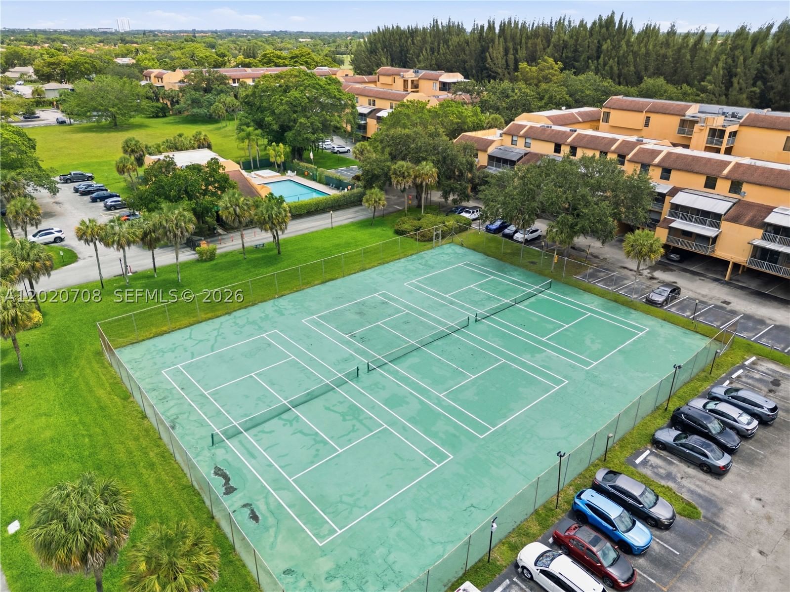 Real estate property located at 430 Commodore Dr #213, Broward, Lago West Condominium, Plantation, FL