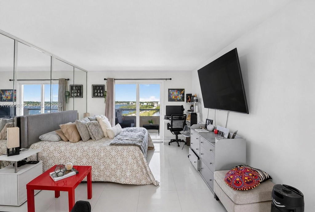 Real estate property located at 7904 West Dr #1006, Miami-dade, Bayshore Yacht & Tennis C, North Bay Village, FL