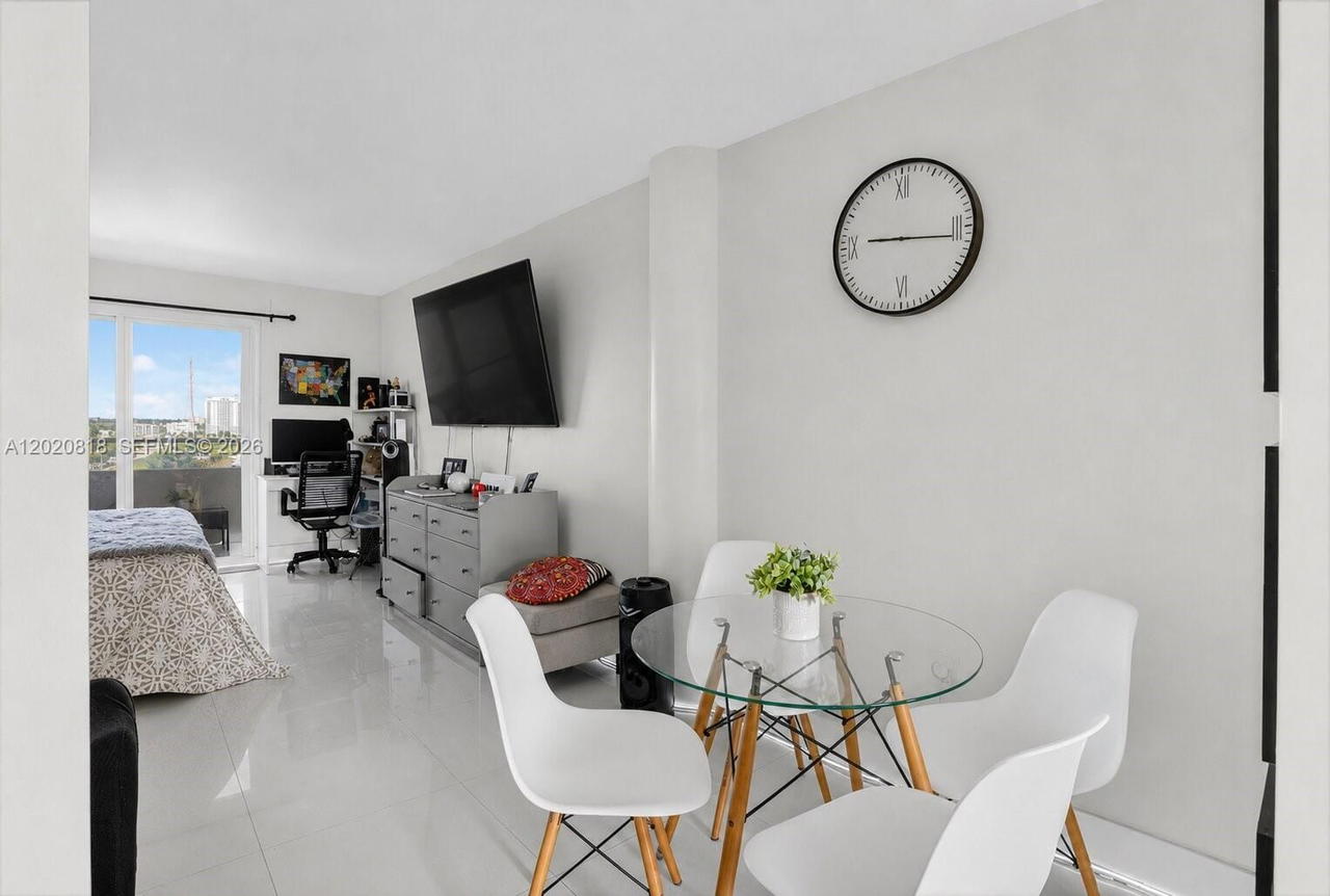 Real estate property located at 7904 West Dr #1006, Miami-dade, Bayshore Yacht & Tennis C, North Bay Village, FL