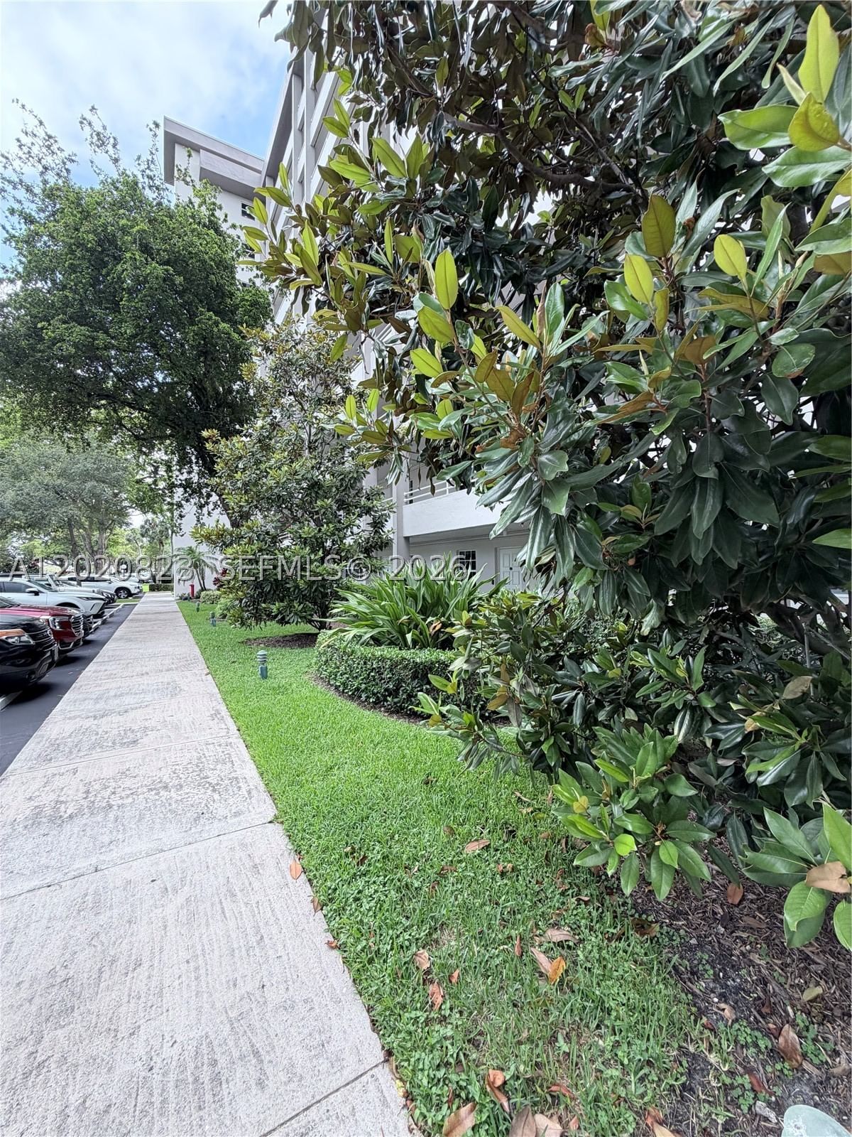 Real estate property located at 605 Oaks Dr #307, Broward, No 60 Palm-aire Country C, Pompano Beach, FL