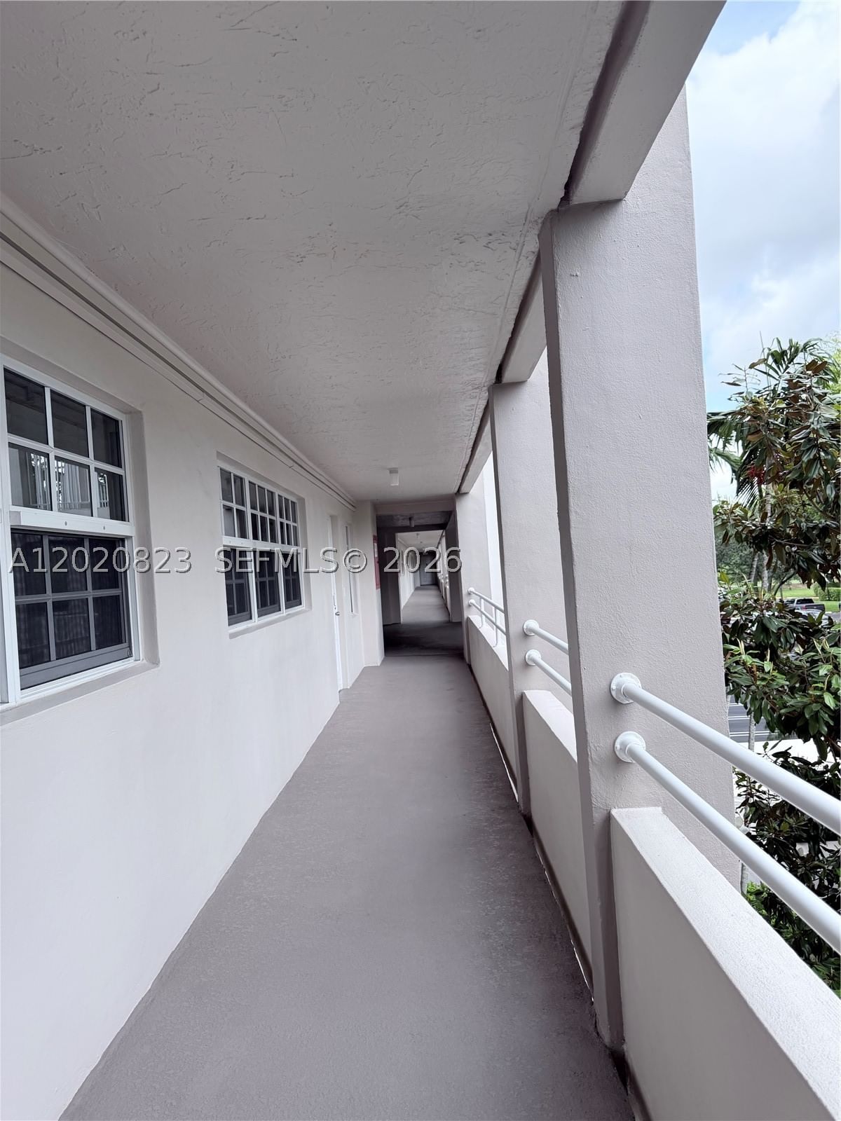 Real estate property located at 605 Oaks Dr #307, Broward, No 60 Palm-aire Country C, Pompano Beach, FL