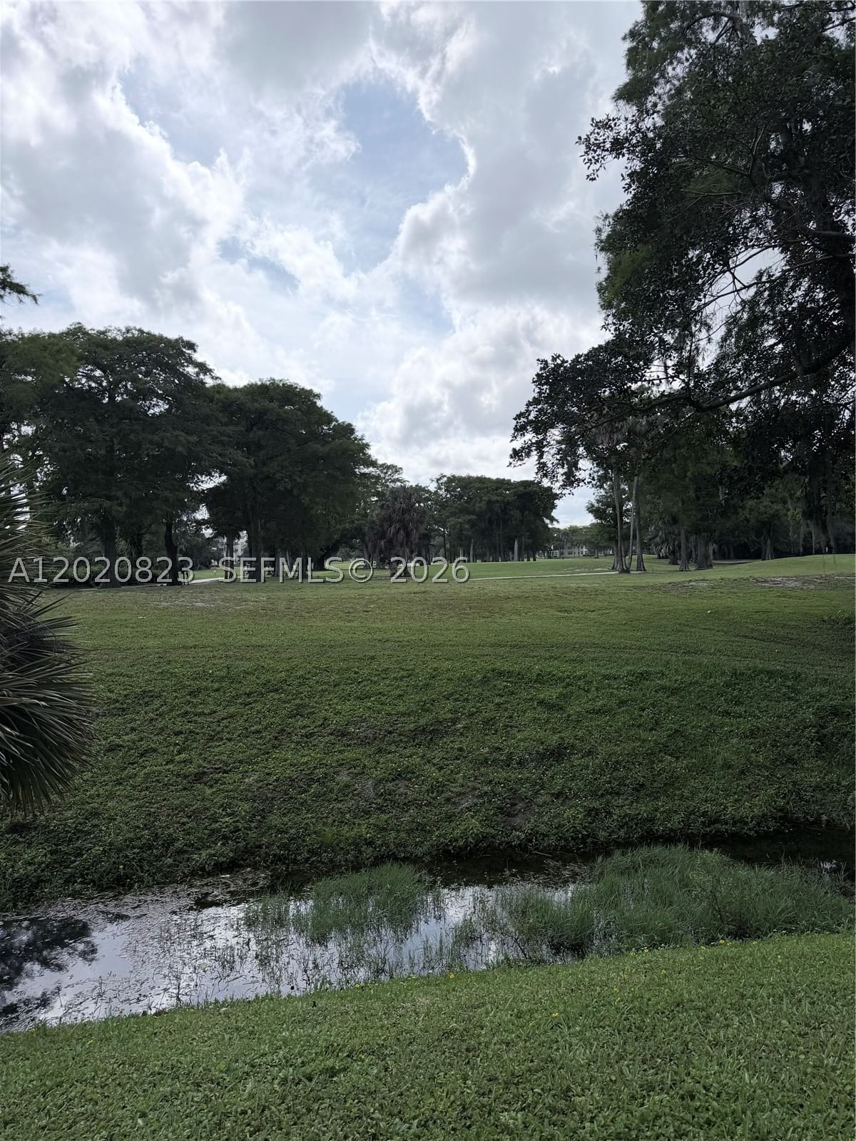 Real estate property located at 605 Oaks Dr #307, Broward, No 60 Palm-aire Country C, Pompano Beach, FL