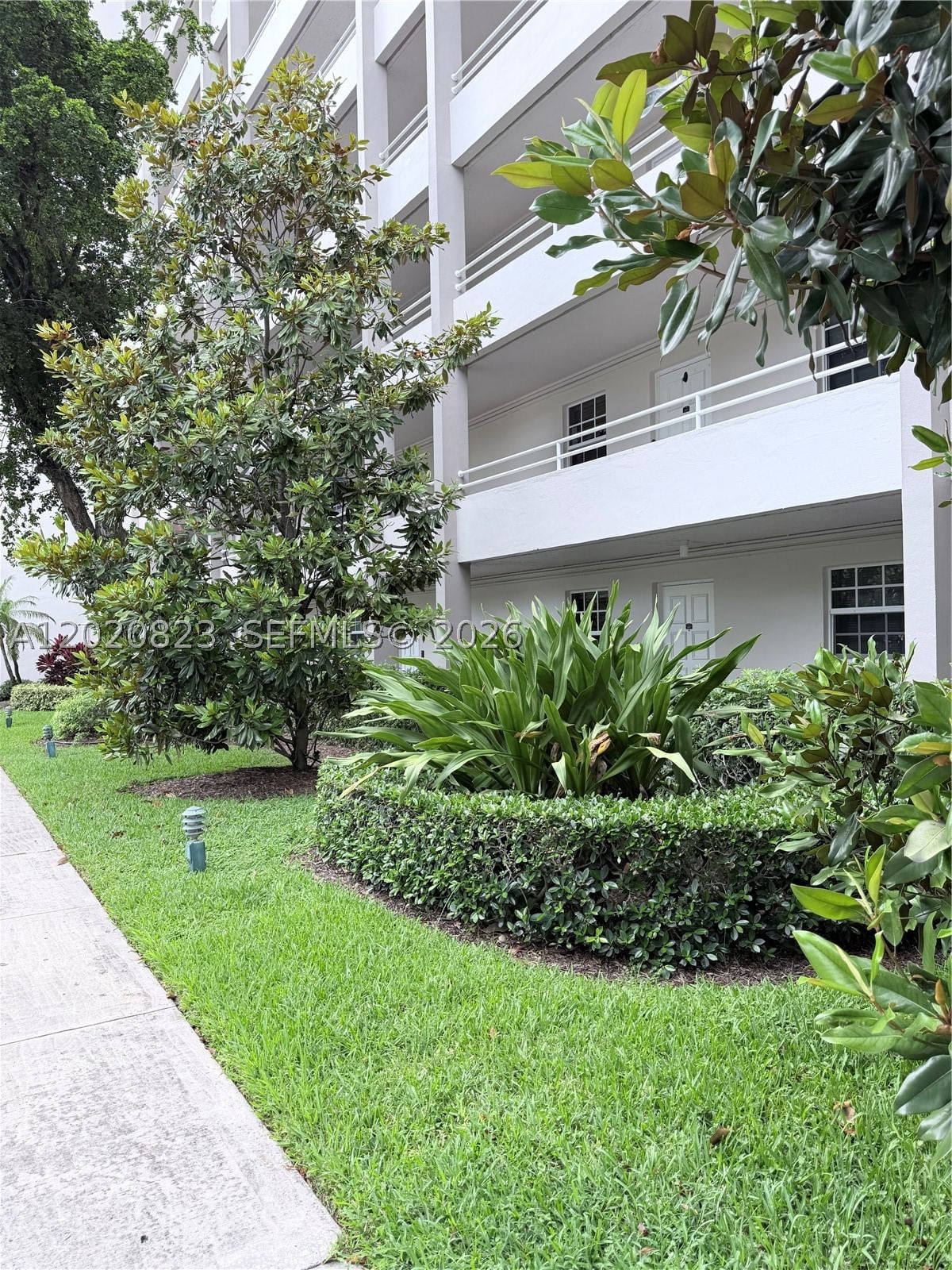 Real estate property located at 605 Oaks Dr #307, Broward, No 60 Palm-aire Country C, Pompano Beach, FL