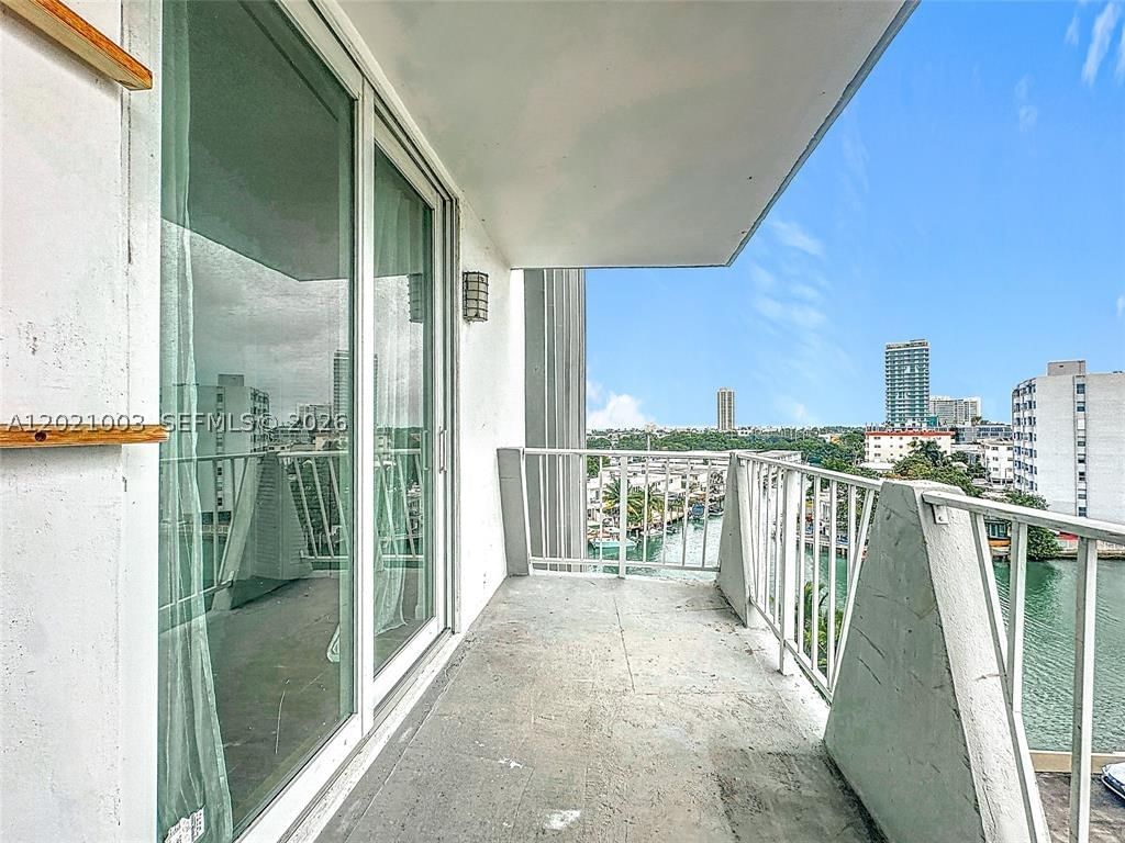 Real estate property located at 7133 Bay Dr #705, Miami-dade, The Knightsbridge Condo, Miami Beach, FL