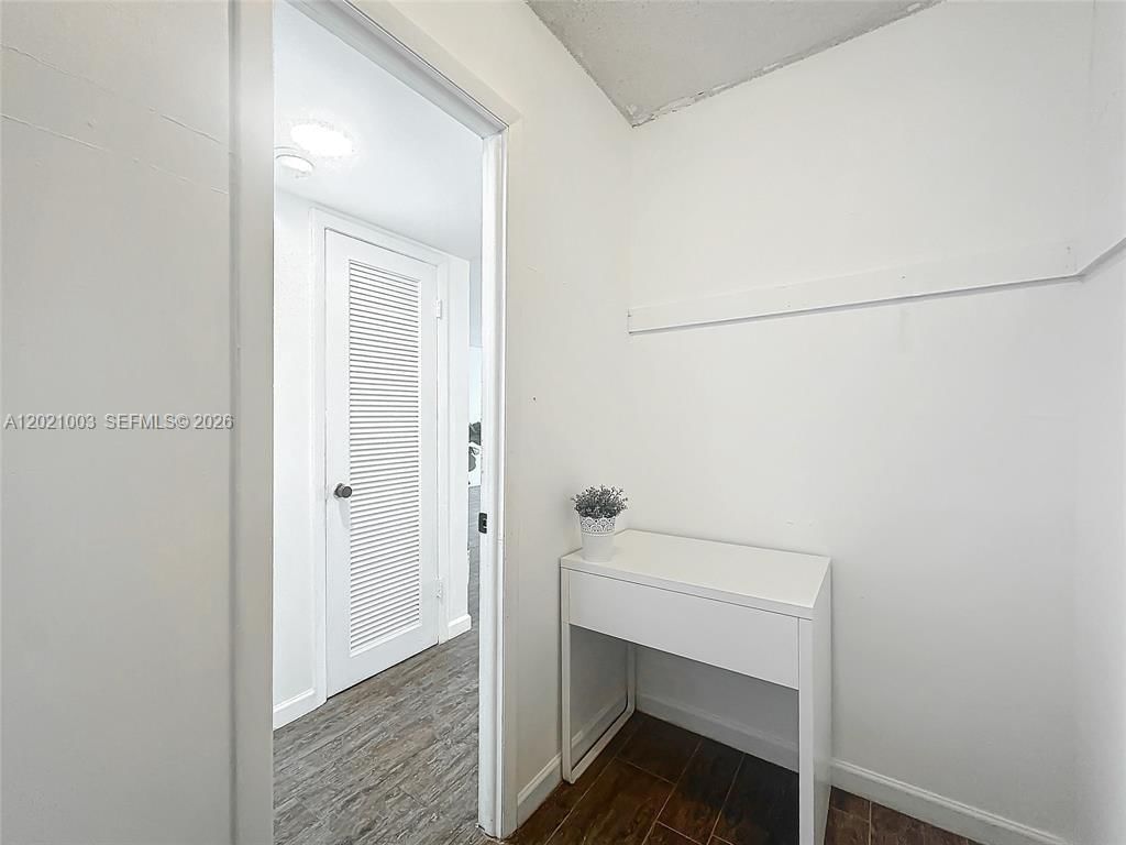 Real estate property located at 7133 Bay Dr #705, Miami-dade, The Knightsbridge Condo, Miami Beach, FL