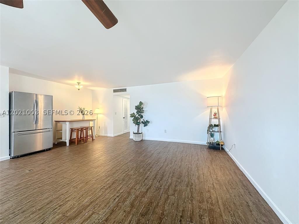 Real estate property located at 7133 Bay Dr #705, Miami-dade, The Knightsbridge Condo, Miami Beach, FL
