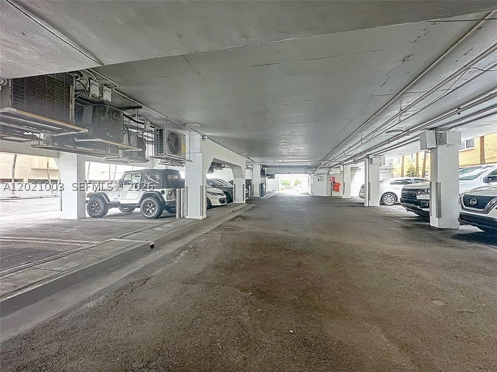 Real estate property located at 7133 Bay Dr #705, Miami-dade, The Knightsbridge Condo, Miami Beach, FL