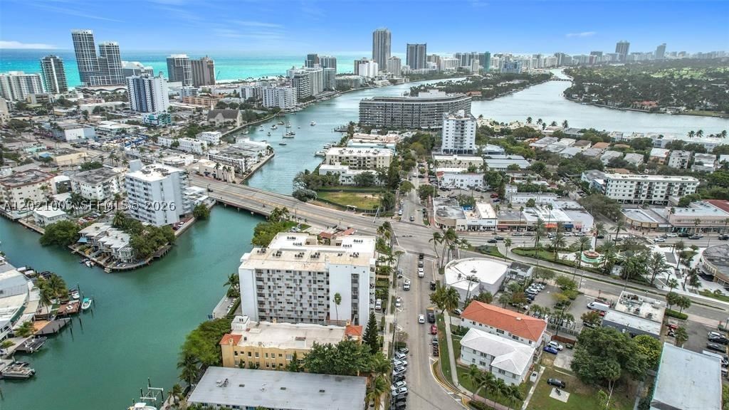 Real estate property located at 7133 Bay Dr #705, Miami-dade, The Knightsbridge Condo, Miami Beach, FL