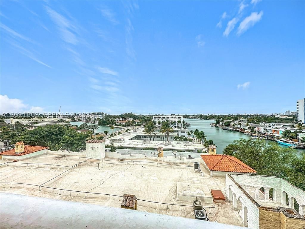 Real estate property located at 7133 Bay Dr #705, Miami-dade, The Knightsbridge Condo, Miami Beach, FL