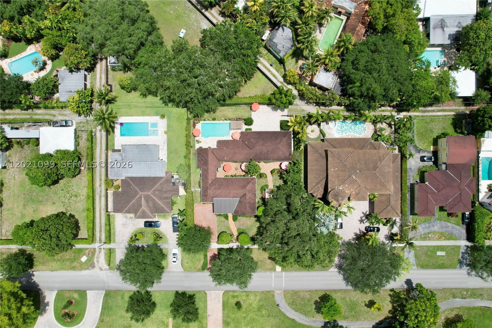 Real estate property located at 37 Deer Run, Miami-dade, Country Club Estates Sec, Miami Springs, FL