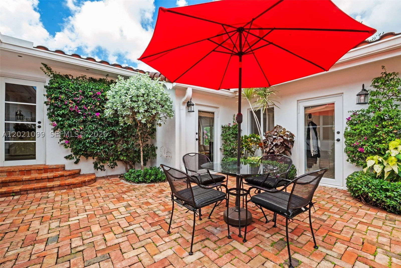 Real estate property located at 37 Deer Run, Miami-dade, Country Club Estates Sec, Miami Springs, FL