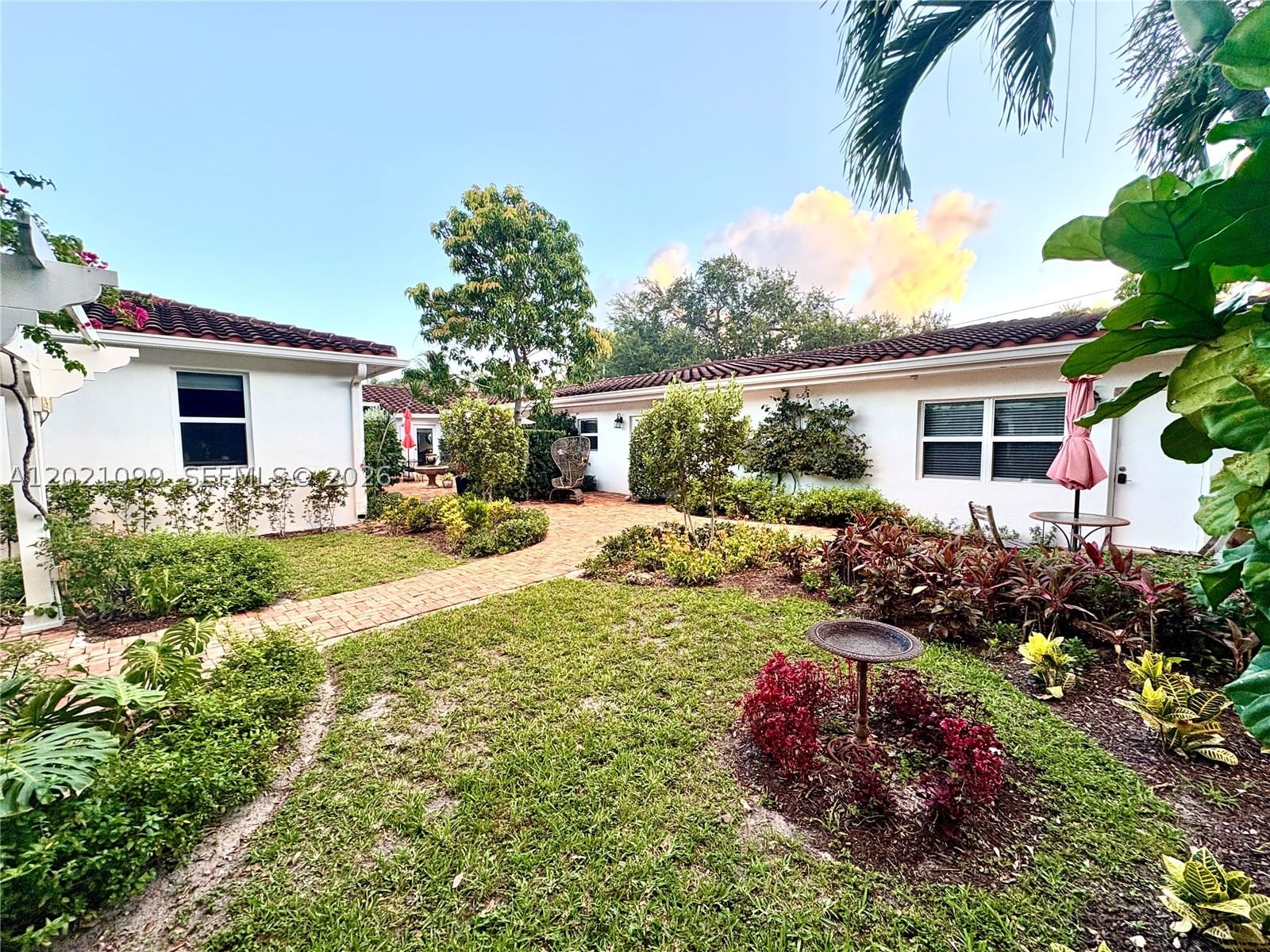 Real estate property located at 37 Deer Run, Miami-dade, Country Club Estates Sec, Miami Springs, FL