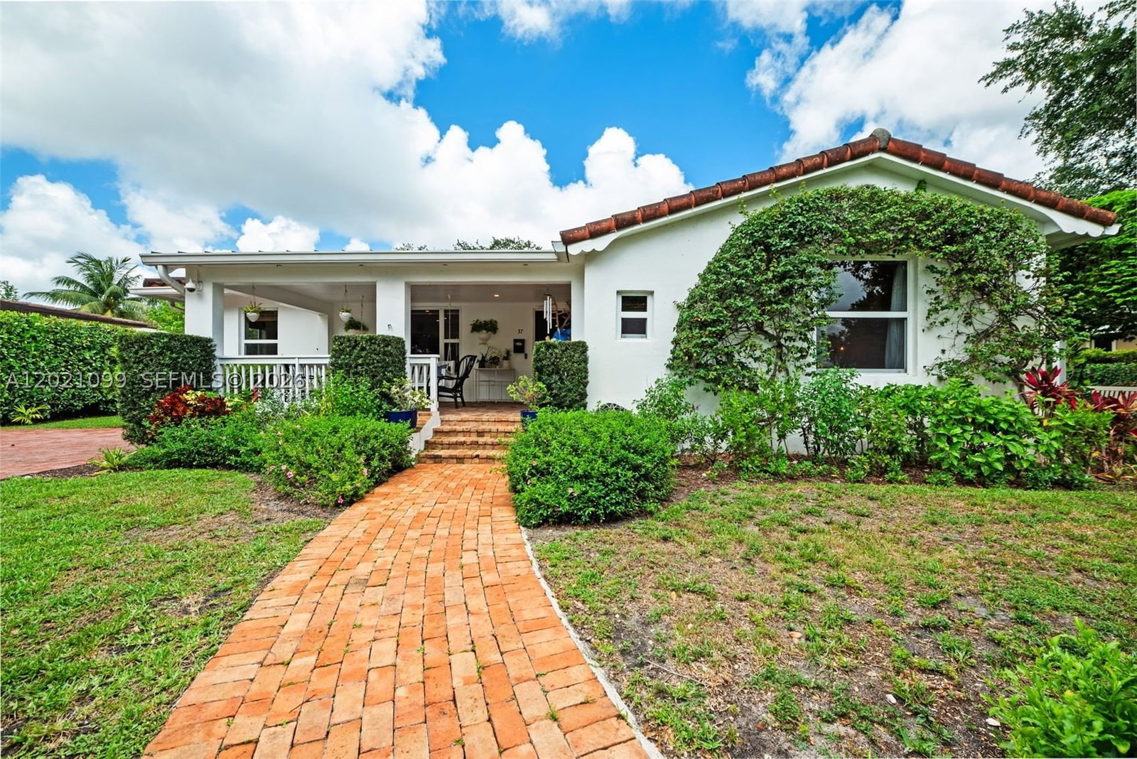 Real estate property located at 37 Deer Run, Miami-dade, Country Club Estates Sec, Miami Springs, FL