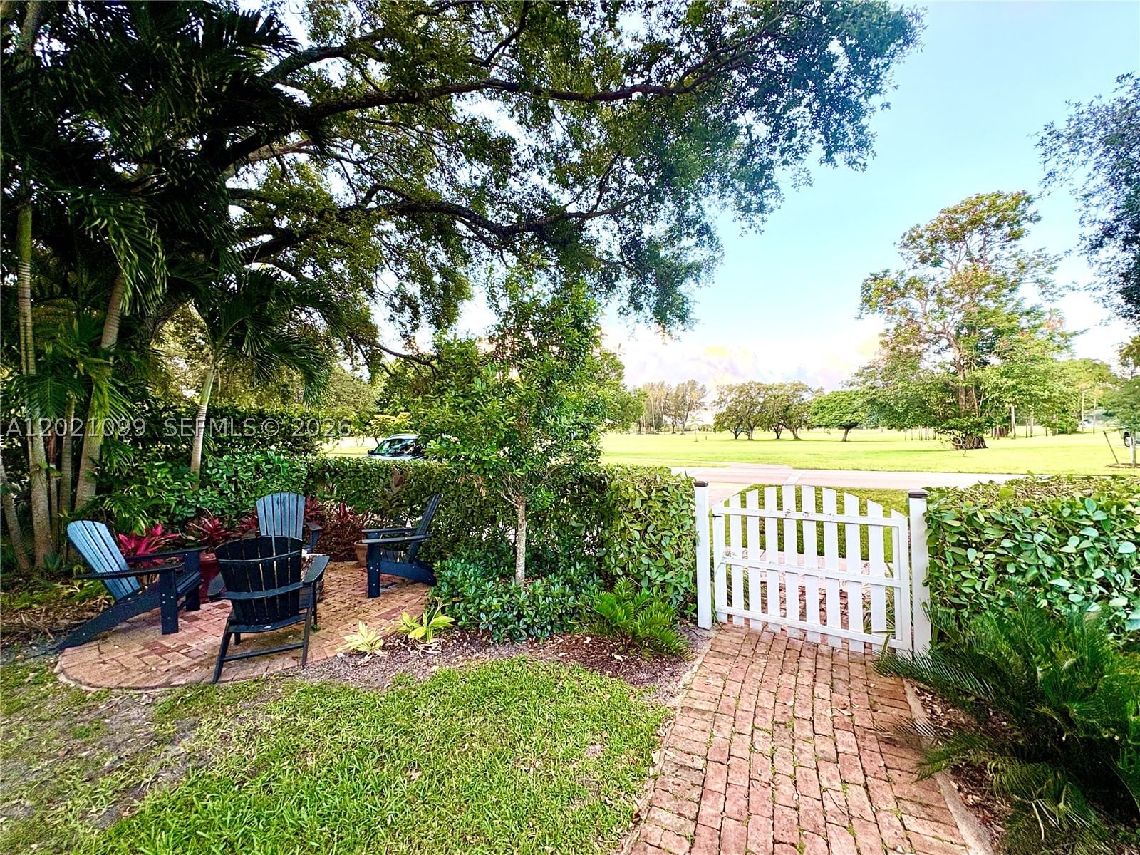 Real estate property located at 37 Deer Run, Miami-dade, Country Club Estates Sec, Miami Springs, FL