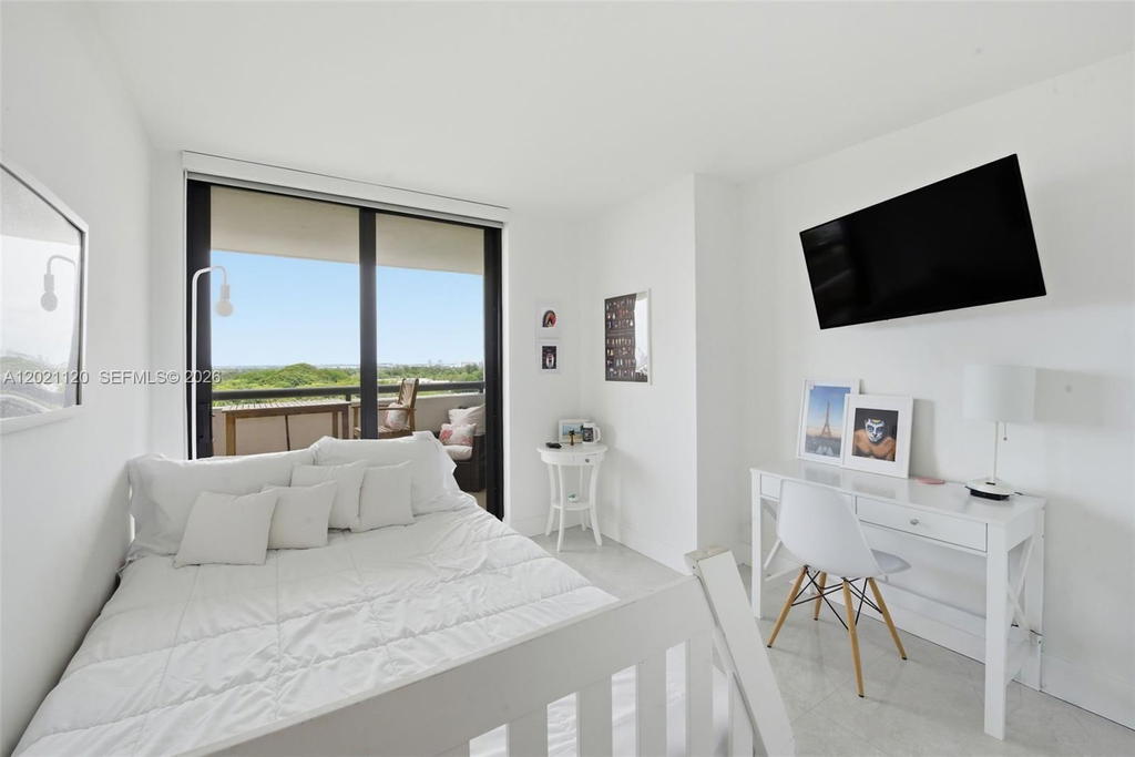 Real estate property located at 2555 Collins Ave #1106, Miami-dade, Club Atlantis Condo, Miami Beach, FL